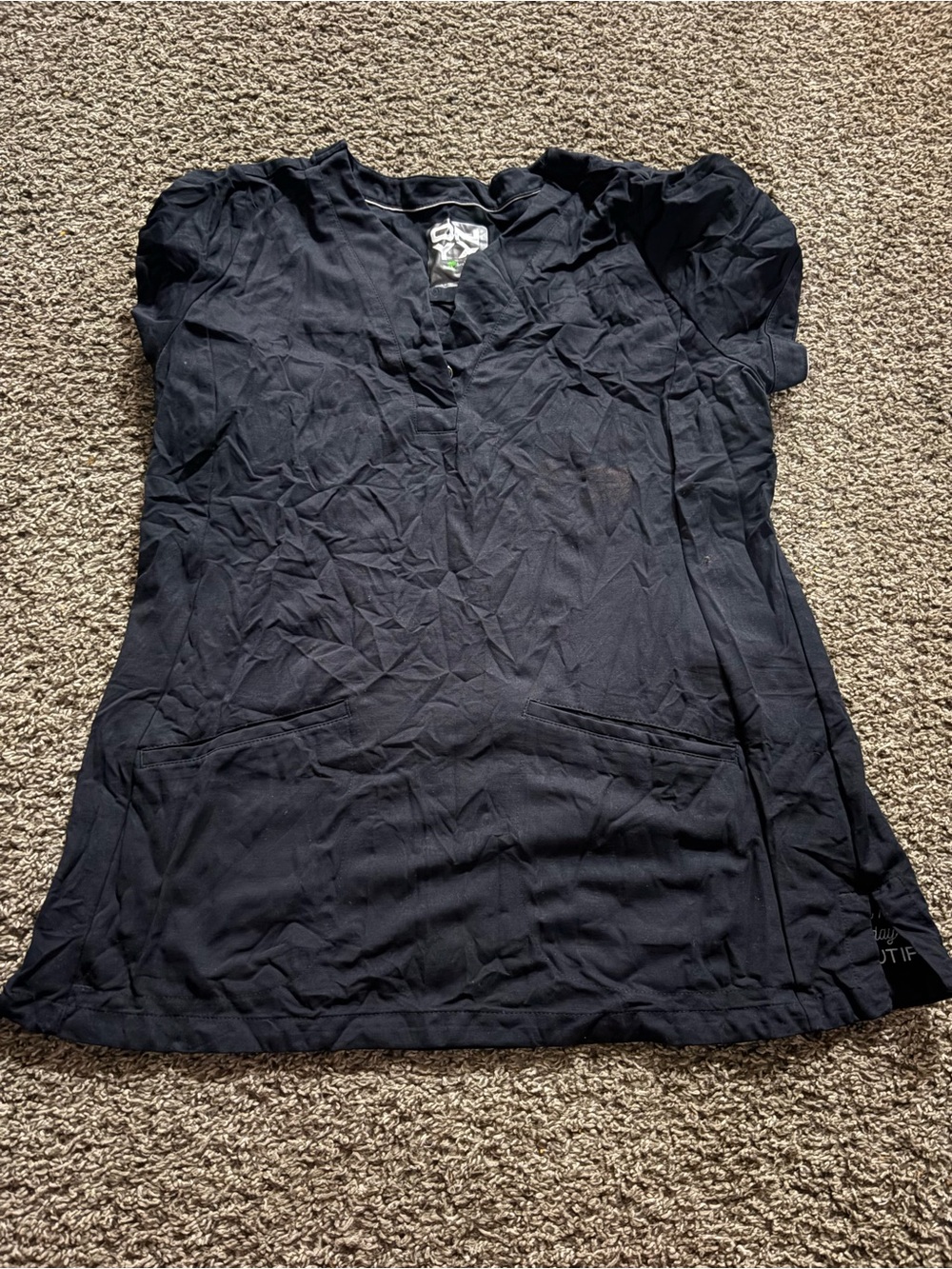 Onyx Women’s Black V-Neck Scrub Top